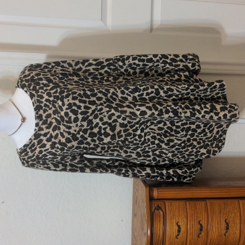 Lildy Women's Long Sleeve Animal Print Tunic. Size S-M